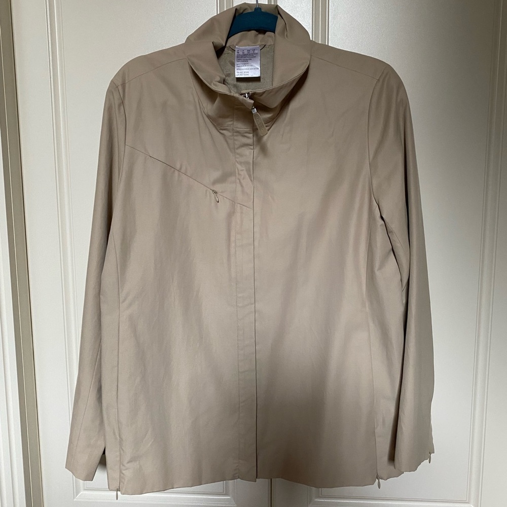 OLSEN EUROPE ZIP-UP JACKET .